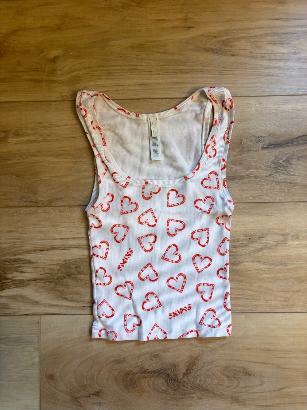 SKIMS White Ribbed Tank with Red Heart Print
